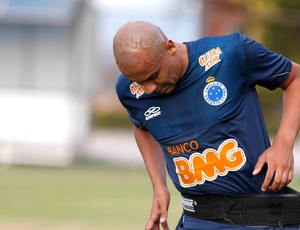Alex Silva no treino do Cruzeiro (Foto: Washington Alves / Vipcomm)