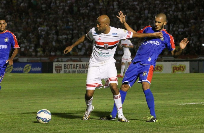 Nunes, atacante do Botafogo-SP (Foto: Rogério Moroti/Ag. Botafogo)