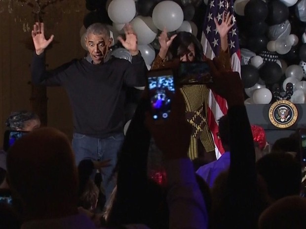 Obamas fazem sucesso dançando hit de Michael Jackson na Casa Branca (Foto: Reprodução/BBC) Obamas fazem sucesso dançando hit de Michael Jackson na Casa Branca (Foto: Reprodução/BBC)