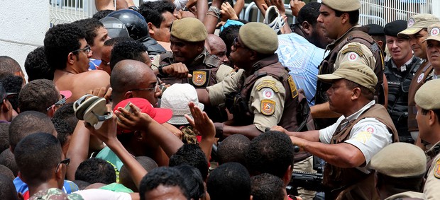 confusão ingressos bahia fonte nova (Foto: Margarida Neide / Futura Press)