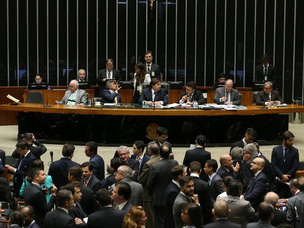 Câmara dos deputados durante discussão sobre a PEC do teto de gastos (Foto: André Dusek/Estadão Conteúdo) Câmara dos deputados durante discussão sobre a PEC do teto de gastos (Foto: André Dusek/Estadão Conteúdo)