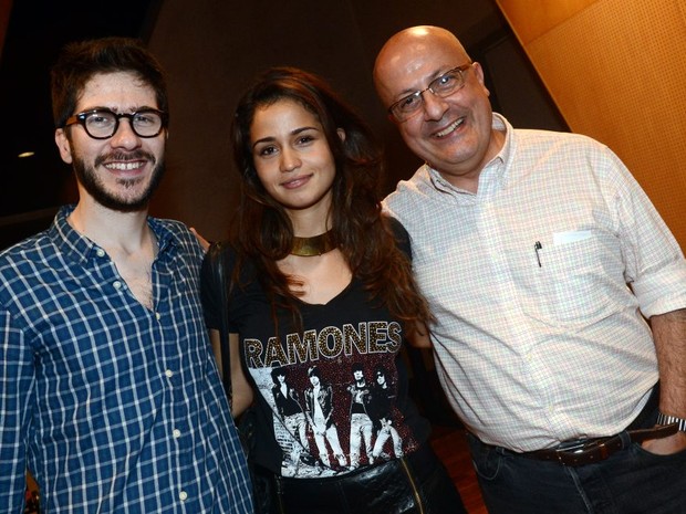 Tô Bradileone, Nanda Costa e Emilio Kalil em show na Zona Oeste do Rio (Foto: Cristina Granato/ Divulgação)