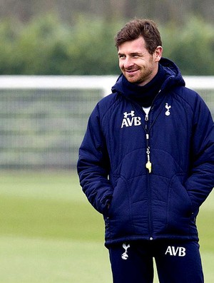 Andre Villas-Boas tottenham treino (Foto: Ag&ecirc;ncia EFE)