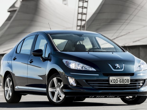 Peugeot 408 recebe melhorias na linha 2014 (Foto: Divulgação)