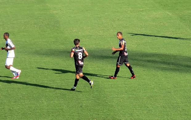 Felipe e juninho pernambucano vasco e ponte preta (Foto: André Casado / Globoesporte.com)