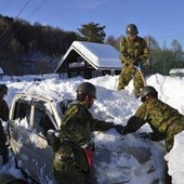 Japão tem 23 mortos após nova nevasca (Japan Ground Self-Defense Force/Reuters)