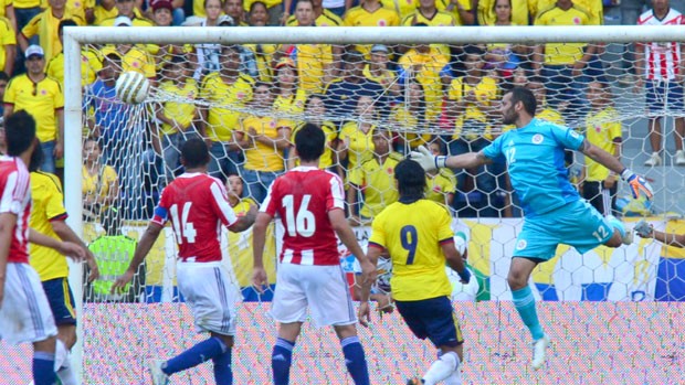Gol do Falcão contra o Paraguai (Foto: Agência AFP)