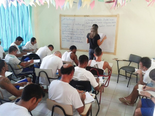 Detentos têm aulas quatro dias na semana, três horas por dia (Foto: Sejuc/Divulgação)
