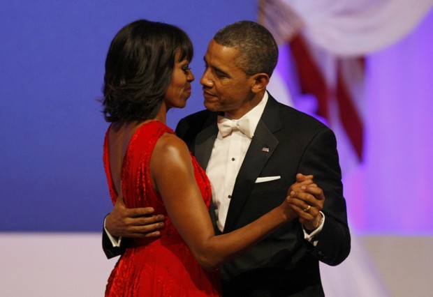 Barack Obama e Michelle Obama dançam em baile em Washington, nos Estados Unidos (Foto: Rick Wilking/ Reuters/ Agência)