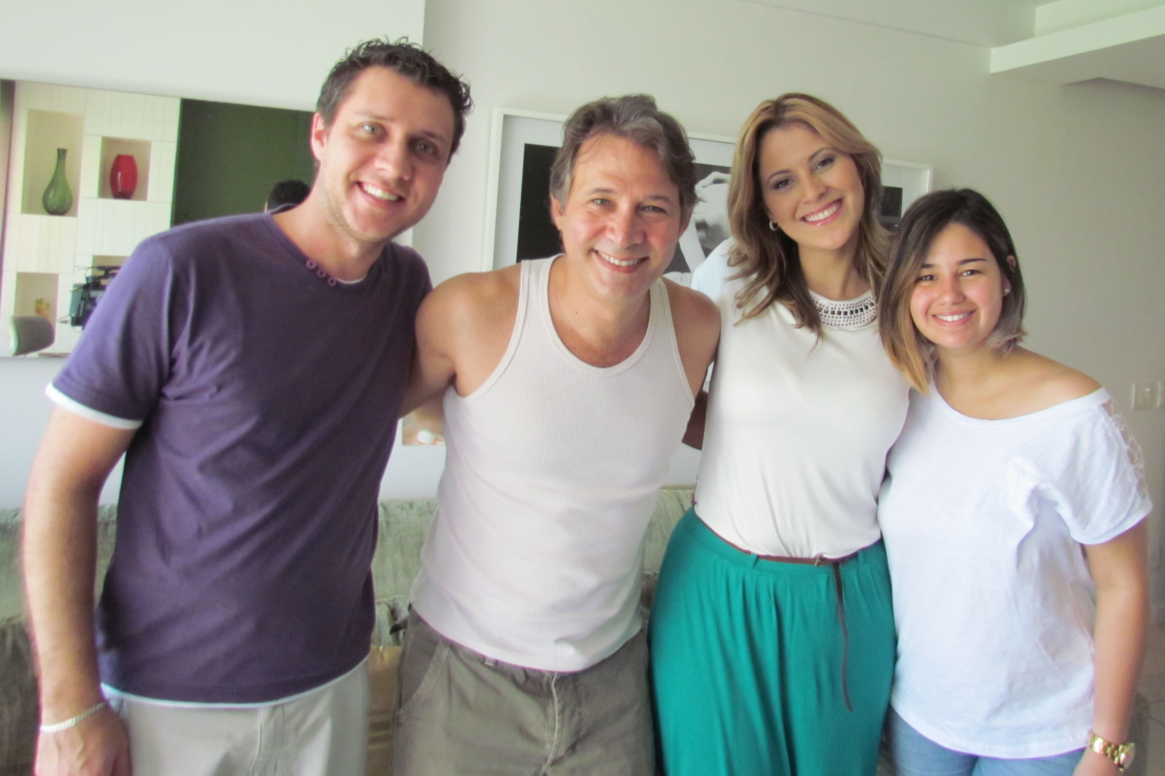 Equipe da TV Diário na casa do Ator Nelson Freitas (Foto: Reprodução/TV Diário)