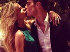 Yasmin Brunet e o marido se beijam em festa: 'Só amor'