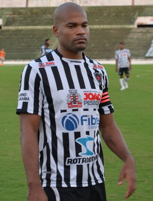 lenílson, meia lenílson, meia do botafogo-pb, Almeidão, João Pessoa, Paraíba (Foto: Phelipe Caldas, Globoesporte.com/PB)