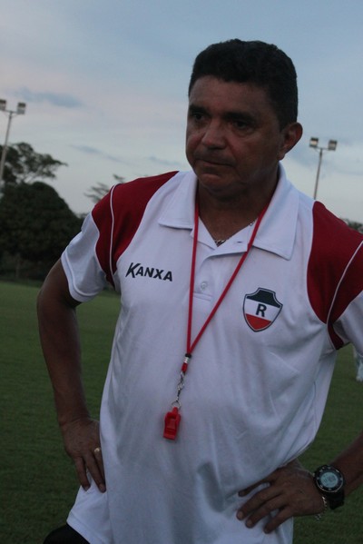 Flávio Araújo, treinador do River-PI (Foto: Ramiro Pena)
