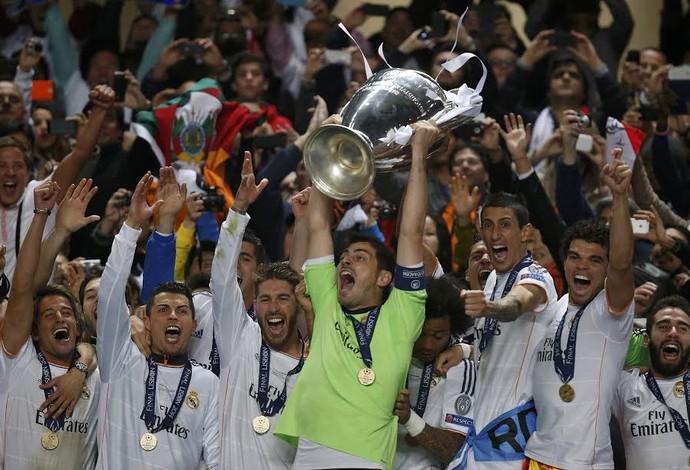 Real Madrid comemora título da Liga dos Campeões (Foto: REUTERS/Kai Pfaffenbach)