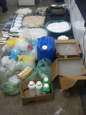 Drogas foram apreendidas em Guarujá (Foto: Divulgação/Polícia Militar)