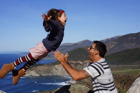 Pato brinca com a filha na Califórnia (Foto: Divulgação)