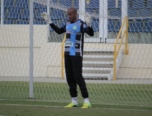 Adson goleiro do Estanciano (Foto: Osmar Rios / GloboEsporte.com)