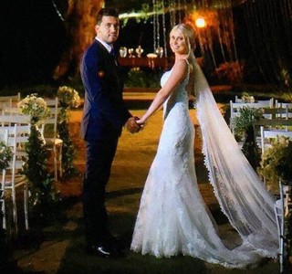 Edílson se casa e celebra bom ano no Corinthians: 