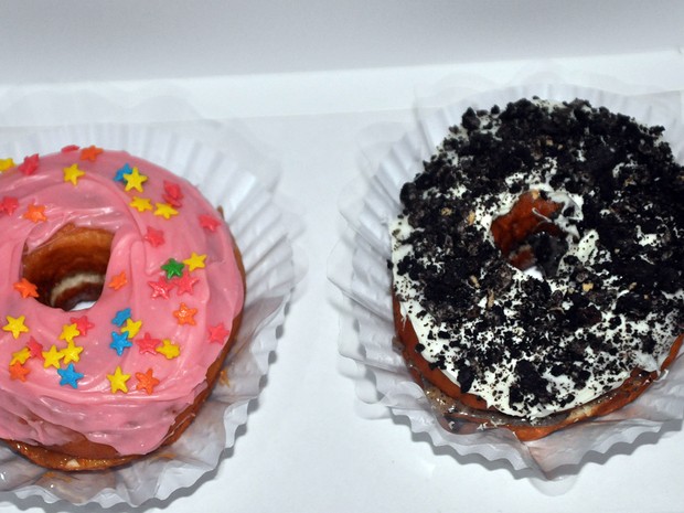 Donuts comercializados por grupo de jovens de Campinas que perderam o emprego (Foto: Luciano Calafiori/G1)