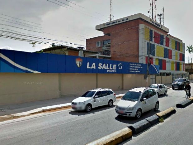 Fato ocorreu em escola localizada na Zona Centro-Oeste de Manaus (Foto: Reprodução/Street View)
