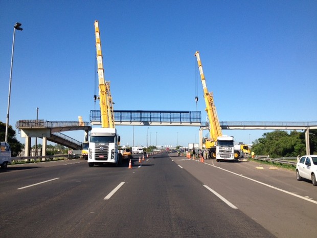 G Tr Fego Liberado Ap S Recoloca O De Passarela Na Freeway No Rs