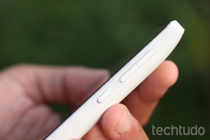 O Lumia 532 conta com hardware simples, mas competente (Foto: Lucas Mendes/TechTudo) O Lumia 532 conta com hardware simples, mas competente (Foto: Lucas Mendes/TechTudo)