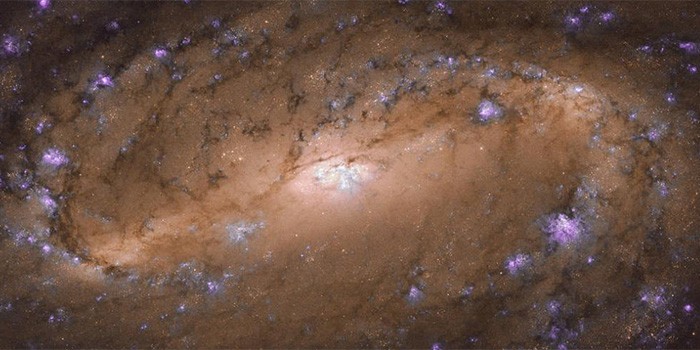 NASA divulga foto de galáxia registrada pelo telescópio Hubble