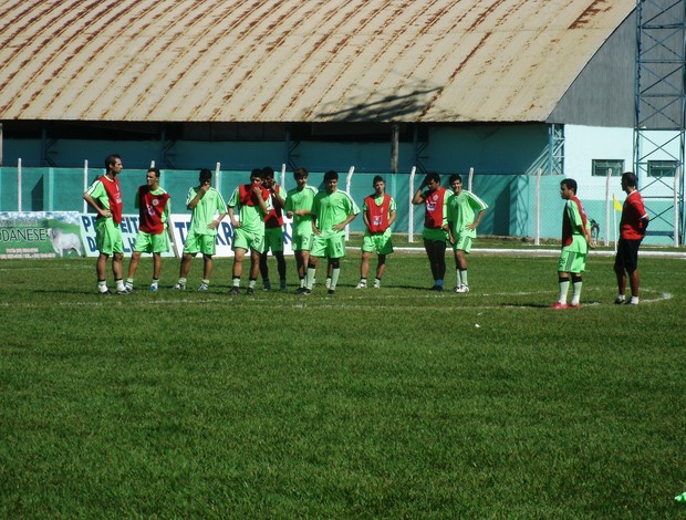 VEC em treino para pegar o Remo no próximo domingo, pelo Brasileirão da série D (Foto: Renato Barros/Tv Vilhena)