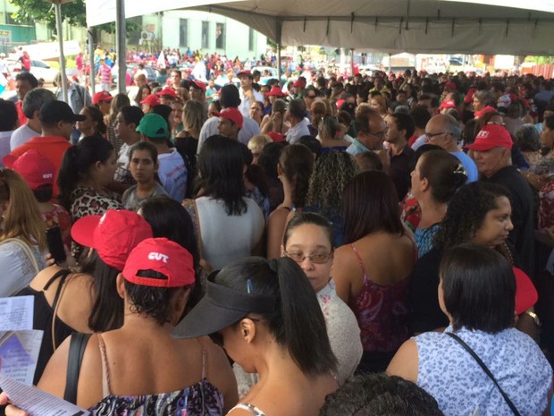 Sindicato dos professores diz que instituições de ensino municipais e estaduais estão paralisadas e professores aderiram à paralisação (Foto: Hosana Morais/G1) Sindicato dos professores diz que instituições de ensino municipais e estaduais estão paralisadas e professores aderiram à paralisação (Foto: Hosana Morais/G1)