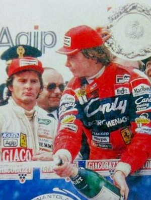 Didier Pironi e Gilles Villeneuve no pódio do GP de San Marino de 1982
