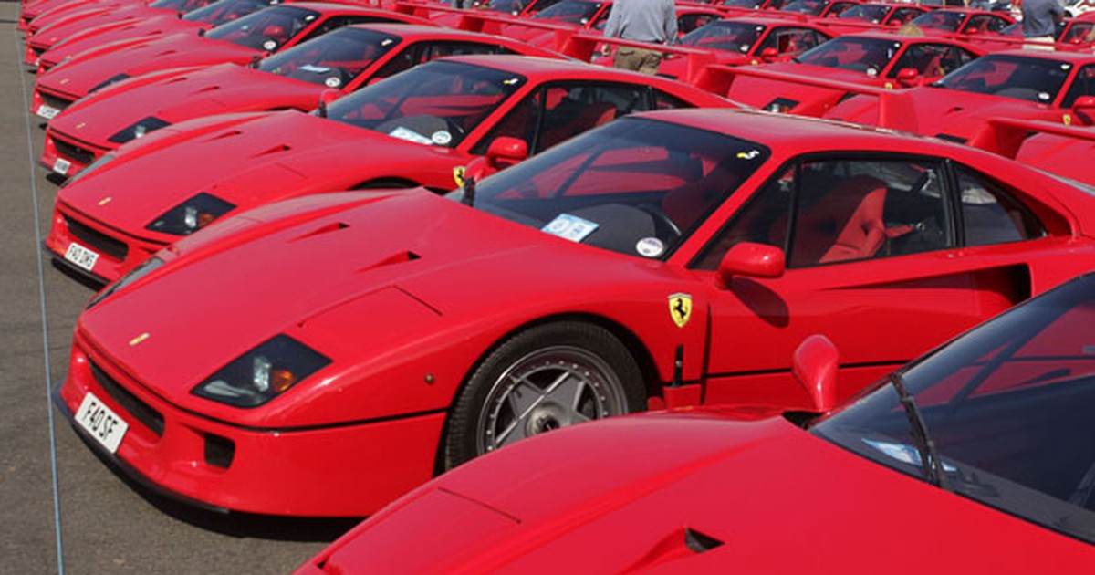 Auto Esporte Desfile Na Inglaterra Bate Recorde Com Ferraris F