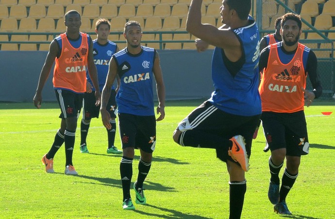 Paulinho treino Flamengo méxico (Foto: Cahê Mota) Paulinho treino Flamengo méxico (Foto: Cahê Mota)