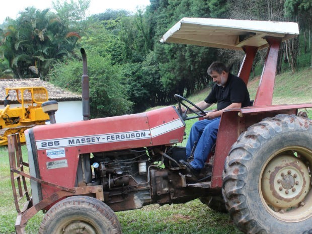 Aposentado Coleciona 125 Tratores Em Fazenda De Itu Nao E Exagero E Amor Sorocaba E Jundiai G1 Michel maggioni trator cbt 1000 companhia brasileira de tratores. g1 globo