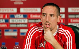 Ribéry, do Bayern de Munique, em coletiva no Marrocos (Foto: Reuters)