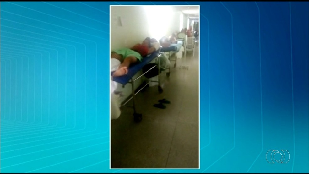 Vídeo mostra pacientes em macas nos corredores do Hospital Regional de Araguaína (Foto: Reprodução)