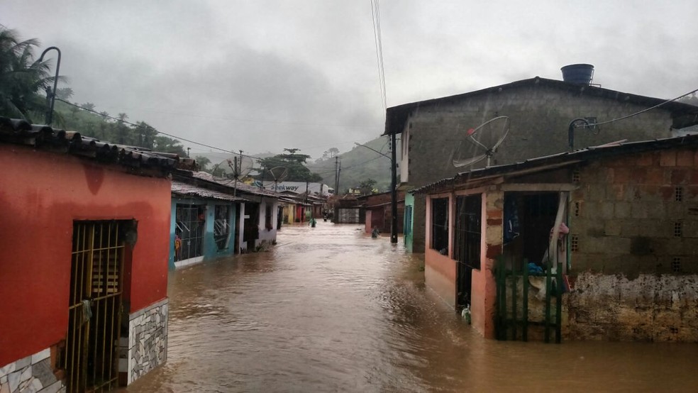 Rio Formoso, uma das cidades atingidas pelas chuvas, no Litoral Sul de Pernambuco (Foto: Bruno Grubertt/TV Globo)