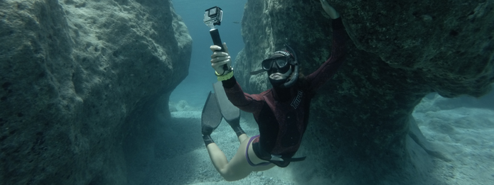 Action cam pode ser à prova dágua usando case extra ou no próprio design (Foto: Divulgação/GoPro)