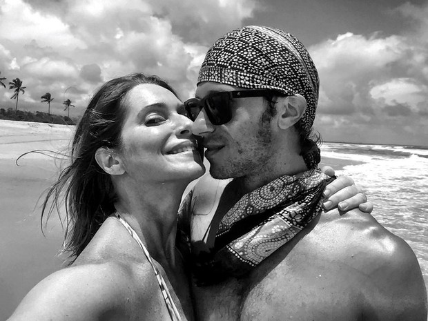  Letícia Spiller com o marido (Foto: Reprodução / Instagram)