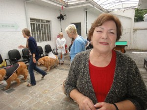 Célia Maria de Paula Müller, de 71 anos, descobriu o Parkinson há 13  (Foto: Bibiana Dionísio/ G1 PR)