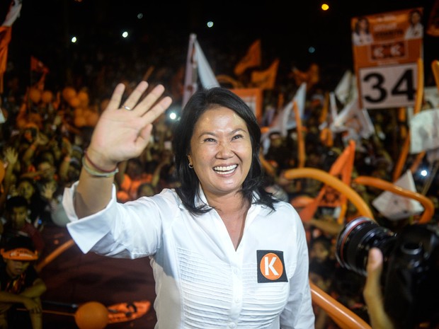 Keiko Fujimori, primeira colocada entre os candidatos à presidência do Peru, é uma das investigadas (Foto: Ernesto Benavides/AFP)