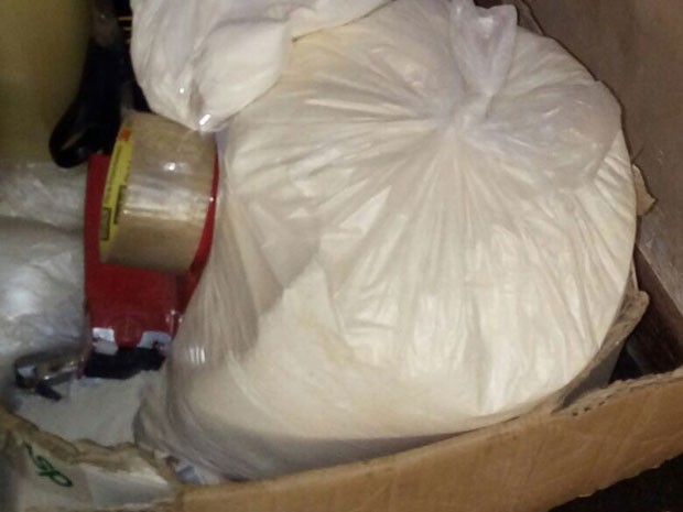 Polícia acha 'laboratório' de cocaína em casa e prende 2 pessoas na Bahia (Foto: Divulgação/Polícia Militar)