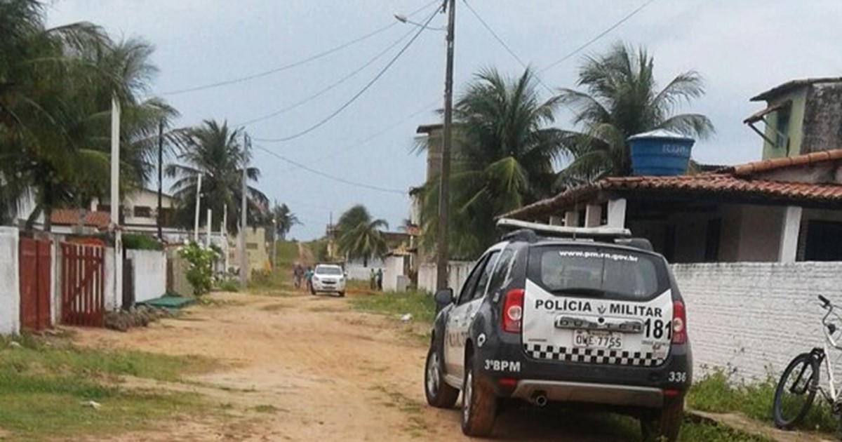 G1 Homem é assassinado a marretadas em casa de praia no litoral Sul