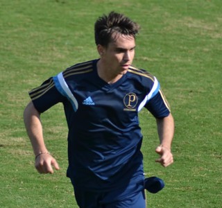 Mouche marca, e Palmeiras vence jogo-treino; Tobio faz falta muito dura