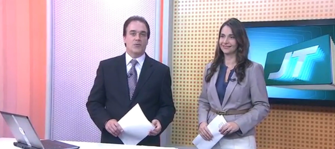 Tony Lamers e Vanessa Machado no Jornal da Tribuna 1ª edição (Foto: Reprodução/TV Tribuna)