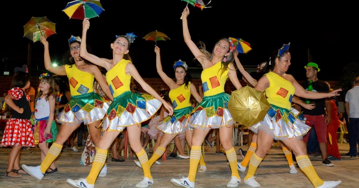 G1 Carnaval em Santa Cruz do Capibaribe valoriza desfiles de blocos tradicionais notícias em G1 Carnaval em Santa Cruz do Capibaribe valoriza desfiles de blocos tradicionais notícias em