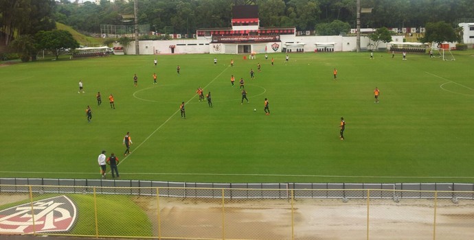 Vitória treina no Barradão (Foto: Ruan Melo)