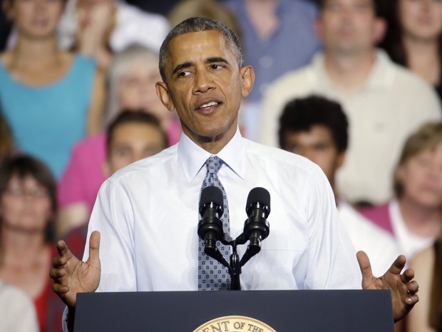 Barack Obama fala durante evento na Universidade de Wisconsin em La Crosse, na quinta (2) (Foto: AP Photo/Morry Gash)