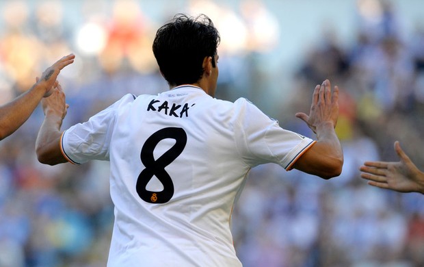 Comemoração Kaká - Real Madrid x La Coruña (Foto: Miguel Riopa / AFP)
