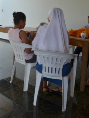Irmã com interna na casa de recuperação (Foto: Paula Casagrande/G1)