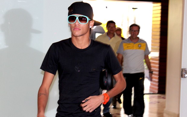 Neymar chegada Seleção Brasileira amistoso (Foto: Márcio Iannacca / Globoesporte.com)